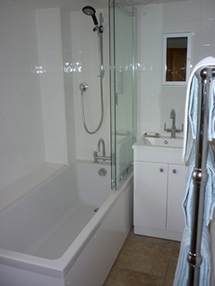 Wren cottage bathroom